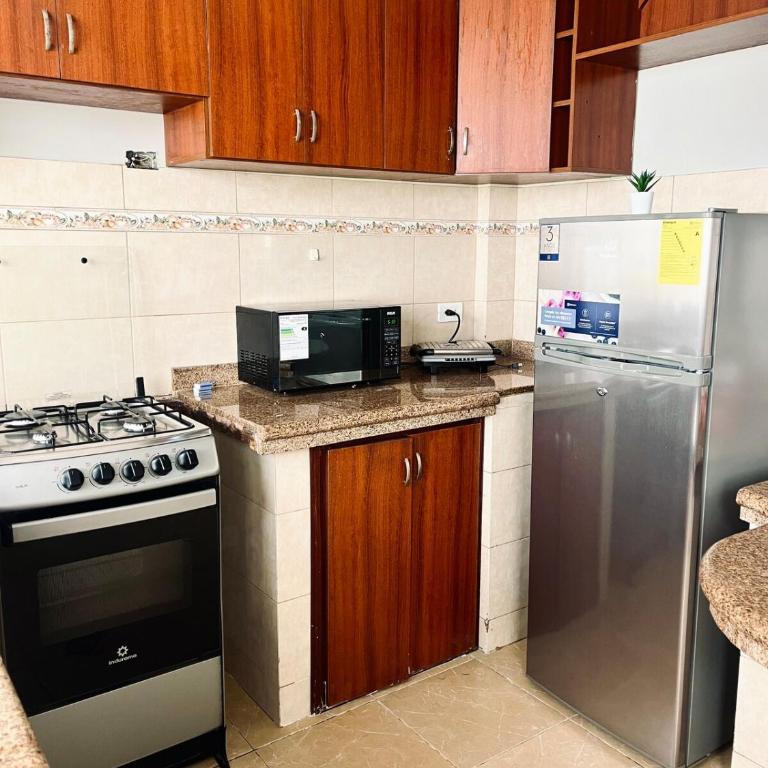 Centrica y Residencial - Three-Bedroom House - 7