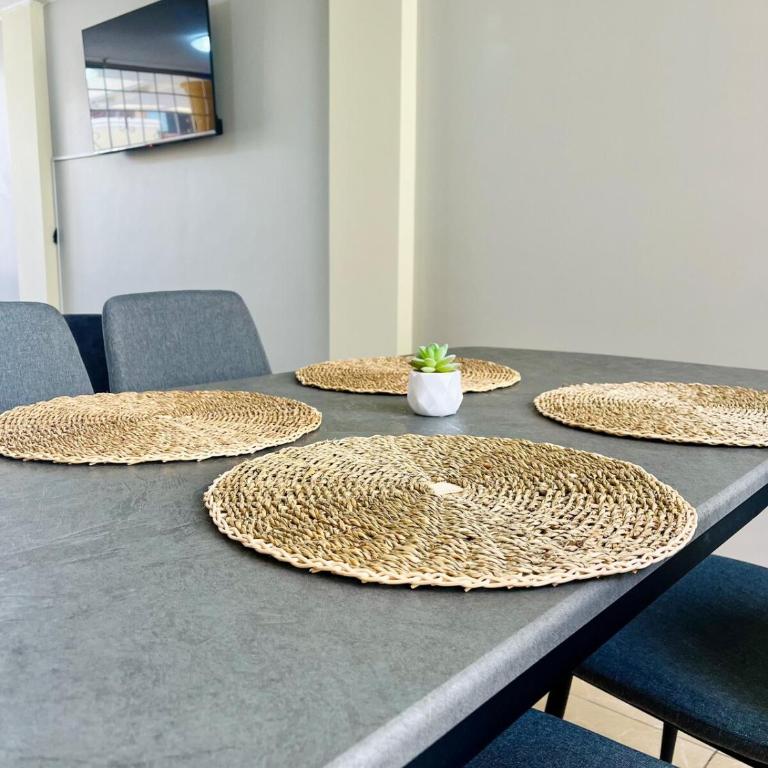Centrica y Residencial - Three-Bedroom House - 9