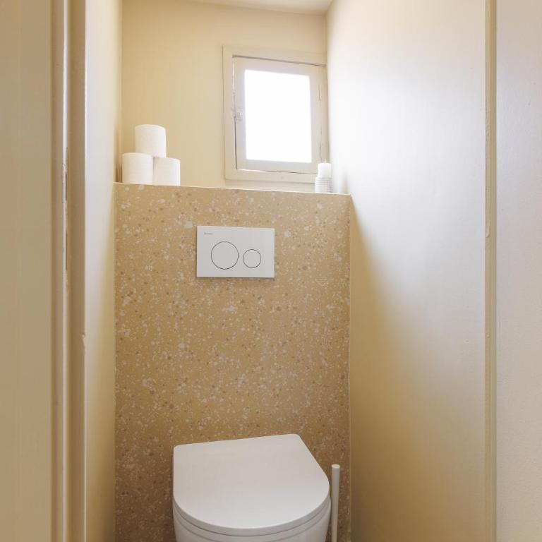 Nice Renting - ST VINCENT - Top Floor Luxury Old Town Nice Air-Conditioned - Deluxe One-Bedroom Apartment with City View - 9