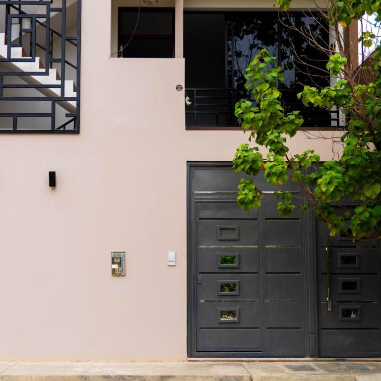 Dpto de 3 habitaciones, WiFi y cocina equipada - Pet Friendly - Three-Bedroom Apartment - 24
