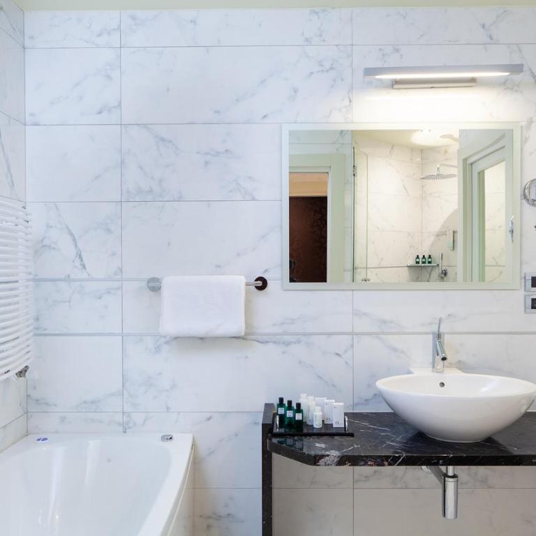 Hotel Kristal Palace - Tonelli Hotels - Adult Friendly - Suite con Balcone - 12