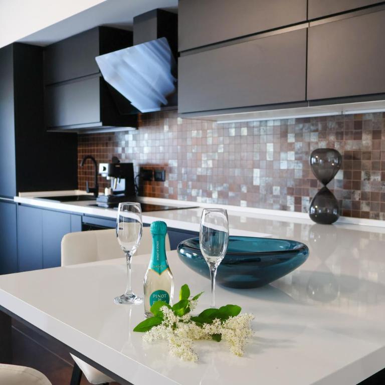 Blu Petrolio Stay-Karabas Apartments-parcheggio - Appartamento con 2 Camere da Letto e Terrazza - 1
