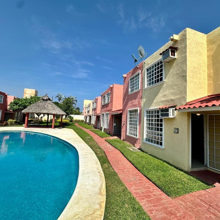 3 bedroom house with pool and palapa Acapulco - Casa de 3 dormitorios - 16