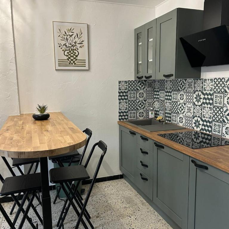 Appartement avec 1 chambre climatisé au cœur d Aigues-Mortes avec parking - Appartement 1 Chambre - 3