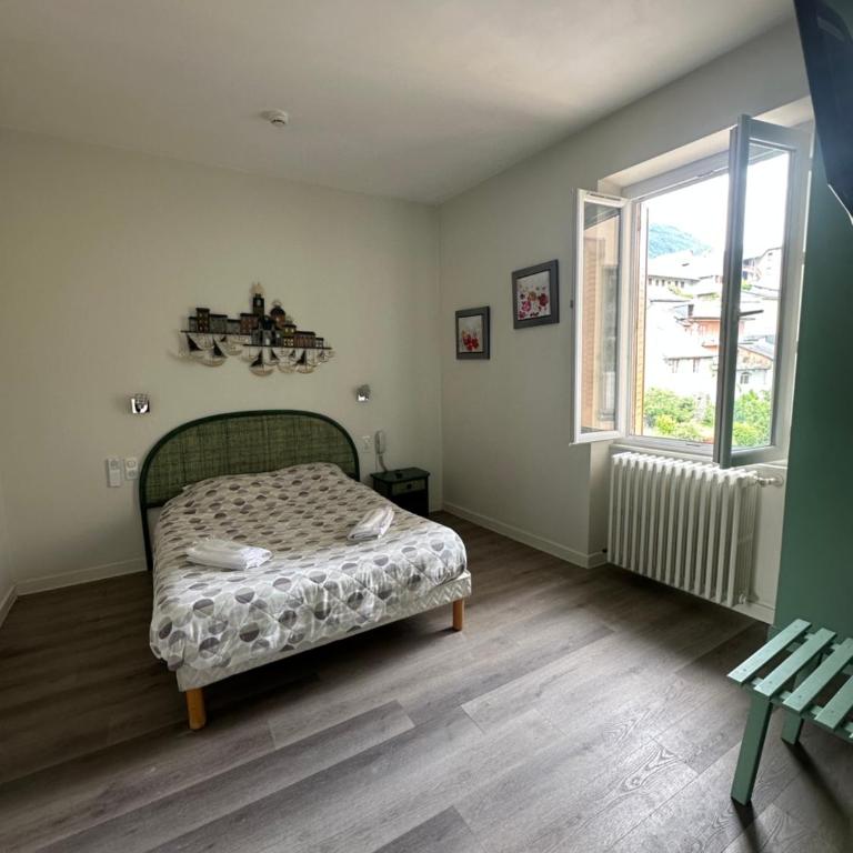 Les Suites du Quai - Chambre Double avec Salle de Bains Privative - 1