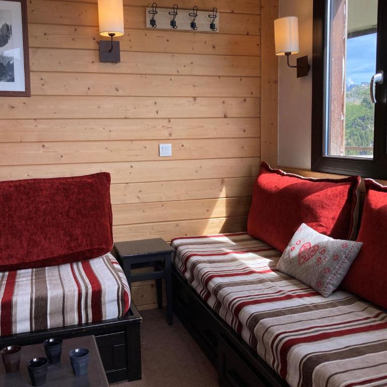 2 pièces avec vue sur vallée, balcon sud-ouest, proche commodités - FR-1-634-79 - Appartement - 16