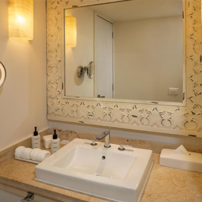 Playacar Palace - All Inclusive - Suite Superior Deluxe luna de miel con vistas al mar - 1 cama extragrande - 8