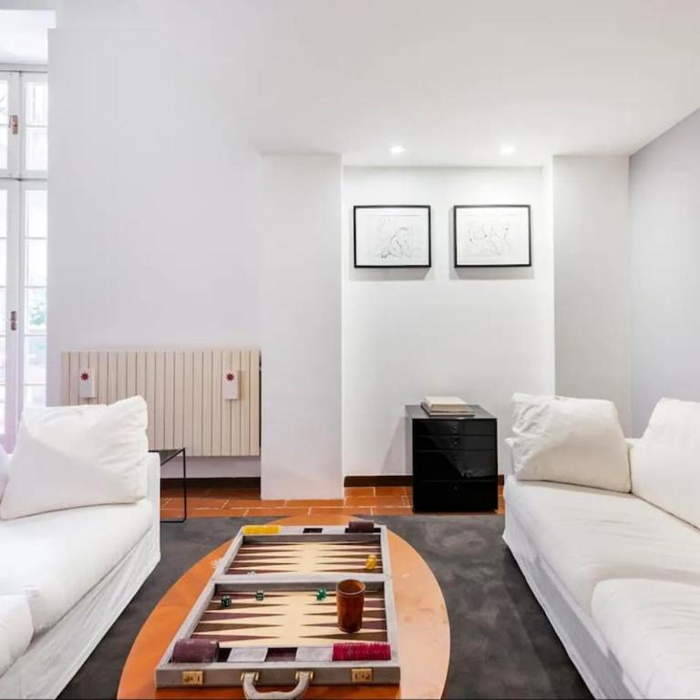 Secret Garden House - Cozy Apartment with Private Patio in Brescia Historic Centre - One-Bedroom Apartment - 17