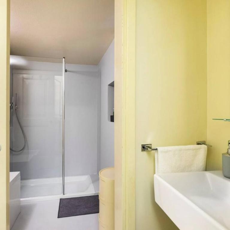 Secret Garden House - Cozy Apartment with Private Patio in Brescia Historic Centre - One-Bedroom Apartment - 26