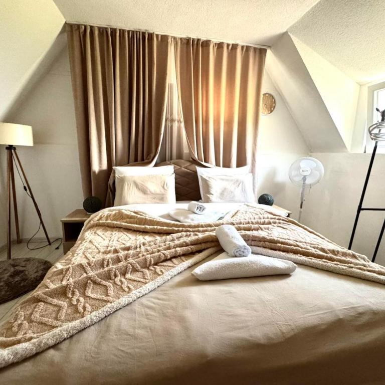 The Secret Garden Retreat - One-Bedroom House - 11