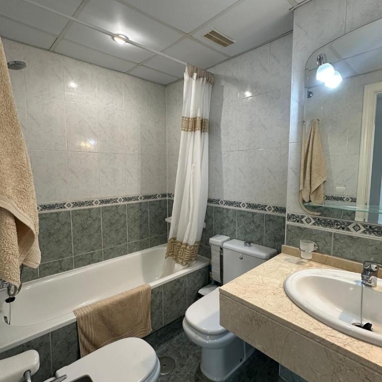 Lorcrimar III Apartment with Sea Views, Pool, Paddle Courts and Parking - Two-Bedroom Apartment - 6