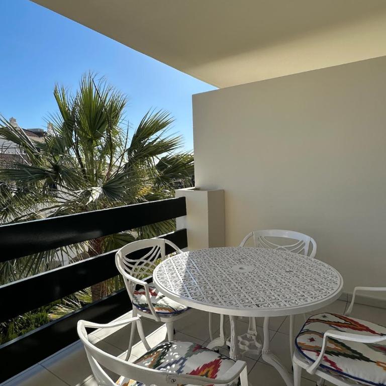 Lorcrimar III Apartment with Sea Views, Pool, Paddle Courts and Parking - Two-Bedroom Apartment - 8