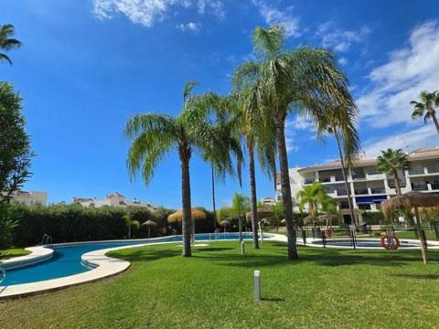 Lorcrimar III Apartment with Sea Views, Pool, Paddle Courts and Parking - Two-Bedroom Apartment - 11