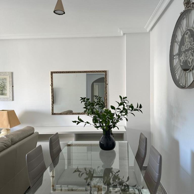 Lorcrimar III Apartment with Sea Views, Pool, Paddle Courts and Parking - Two-Bedroom Apartment - 18