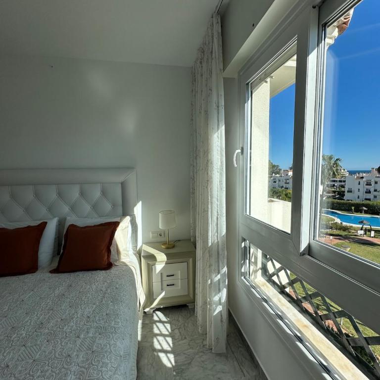 Lorcrimar III Apartment with Sea Views, Pool, Paddle Courts and Parking - Two-Bedroom Apartment - 22