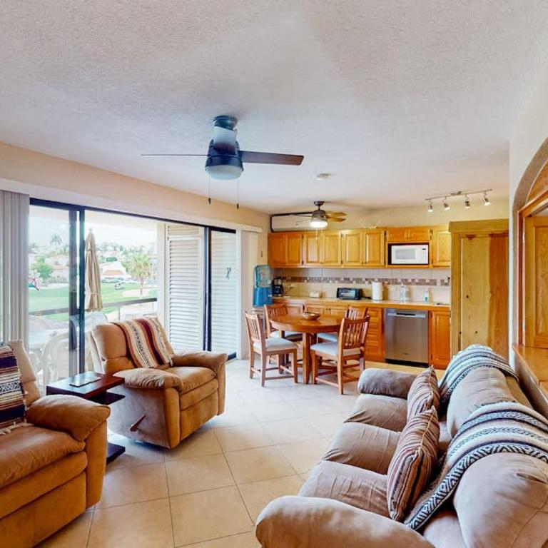 Inviting Apartment across from the Beach with Pool, Grill, Balcony & Golf nearby - Casa - 3