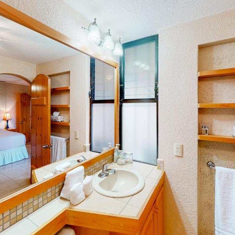 Inviting Apartment across from the Beach with Pool, Grill, Balcony & Golf nearby - Casa - 11
