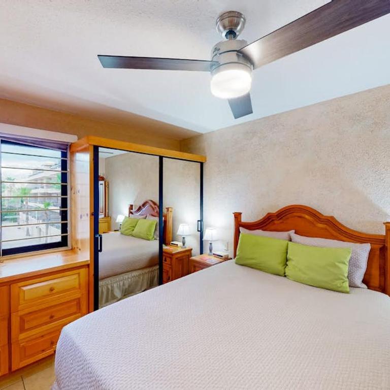 Inviting Apartment across from the Beach with Pool, Grill, Balcony & Golf nearby - Casa - 14