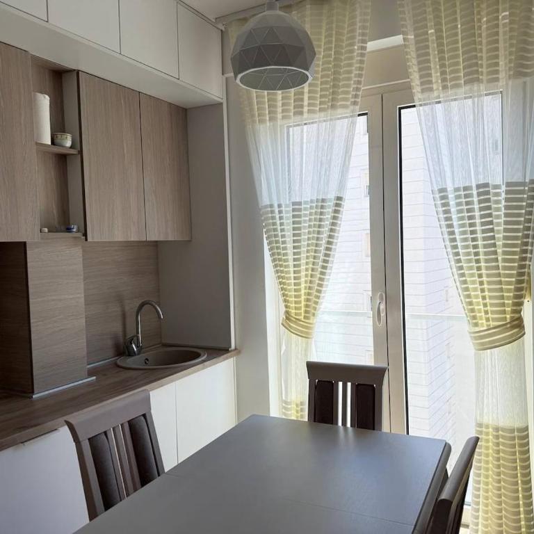 Modern 2-Bedroom Apartment, Becici, Budva - Apartman sa 2 Spavaće Sobe i Balkonom - 2