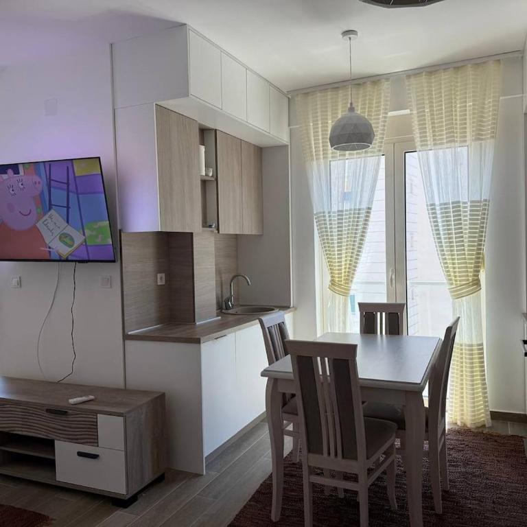 Modern 2-Bedroom Apartment, Becici, Budva - Apartman sa 2 Spavaće Sobe i Balkonom - 19
