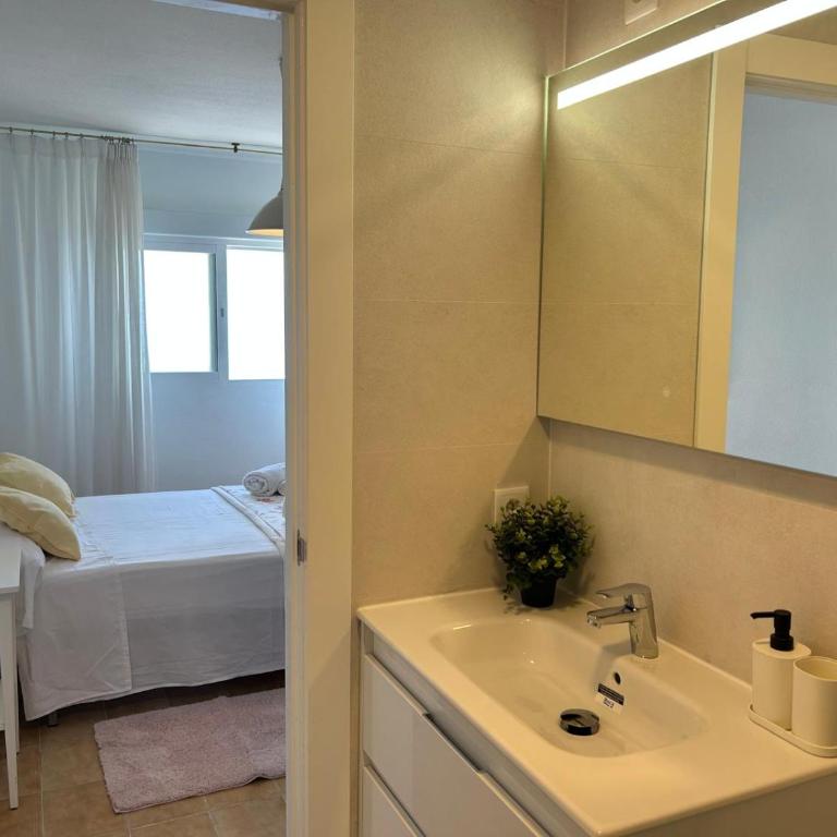 Velilla Parking Free - Appartement 2 Chambres avec Terrasse et Vue sur la Mer - 37
