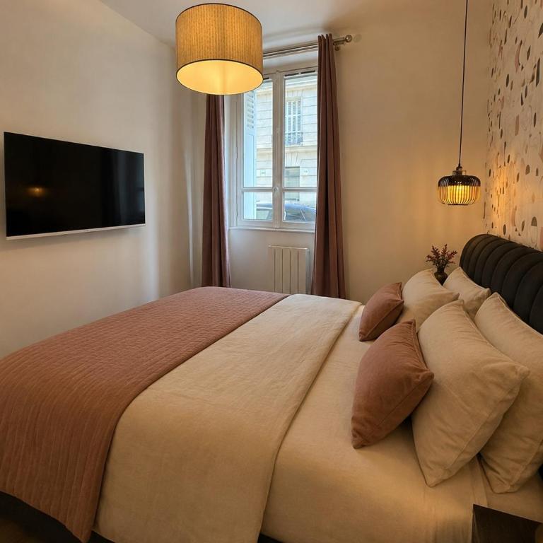 MIKESTAY PARIS Apartment for 6 Saint-Lazare - Two-Bedroom Apartment - 4