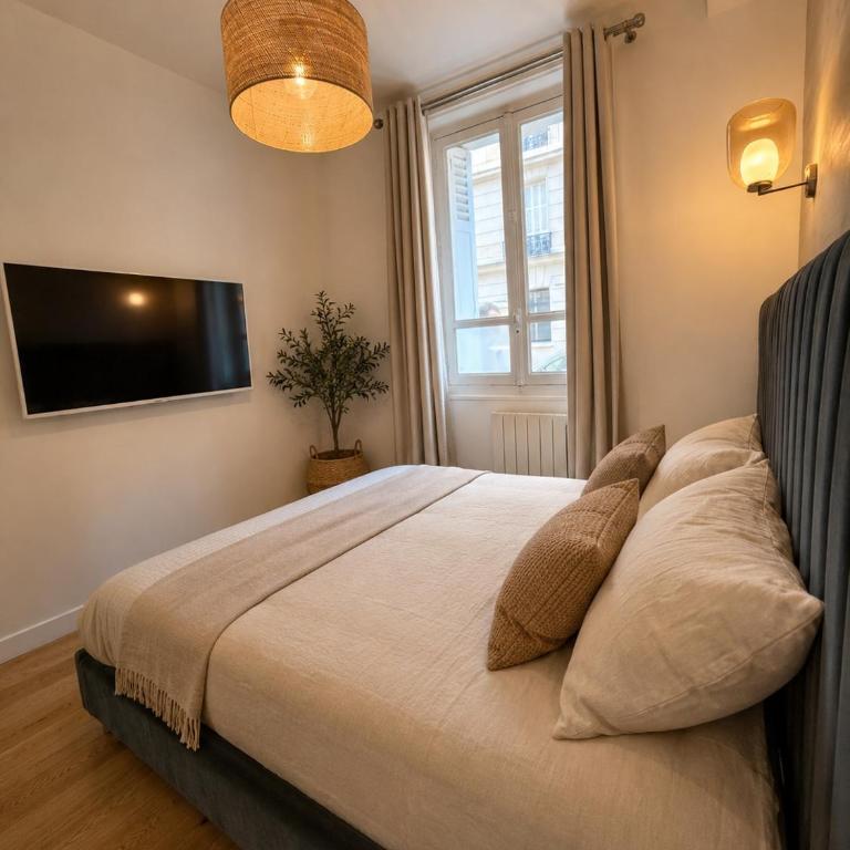 MIKESTAY PARIS Apartment for 6 Saint-Lazare - Two-Bedroom Apartment - 8