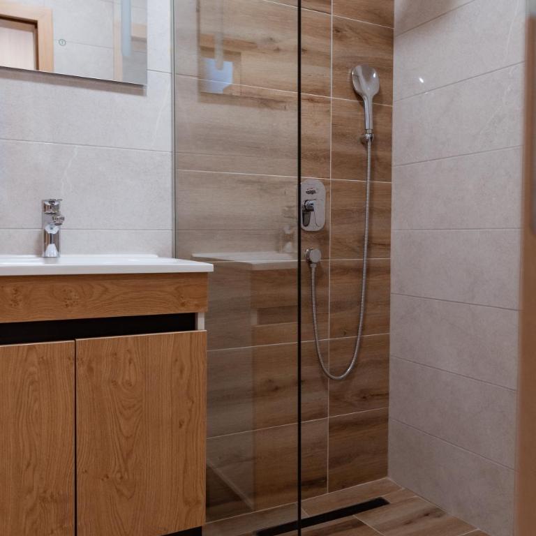 Mahagoni Rooms - Double or Twin Room - 7