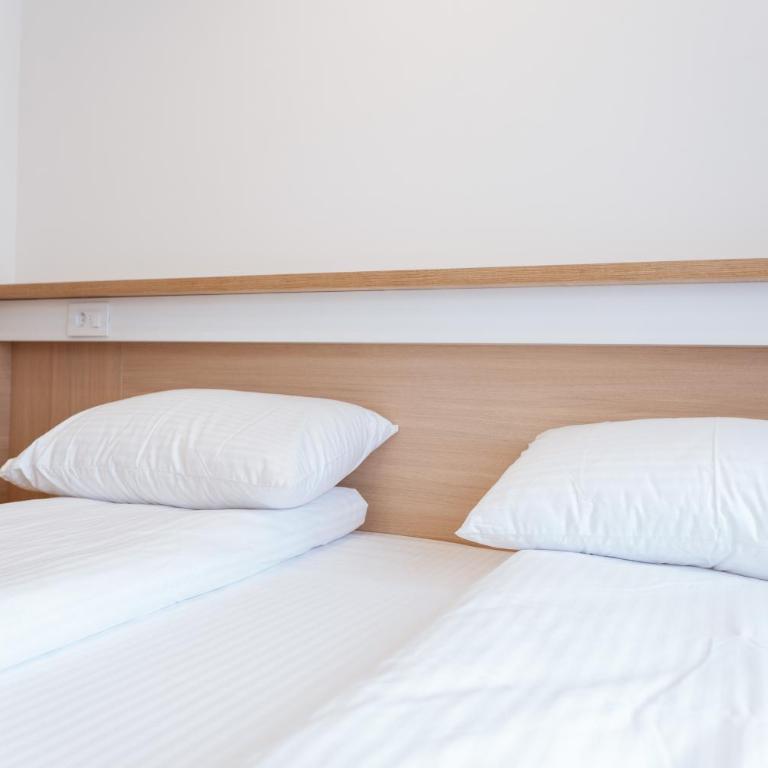 Mahagoni Rooms - Double or Twin Room - 11