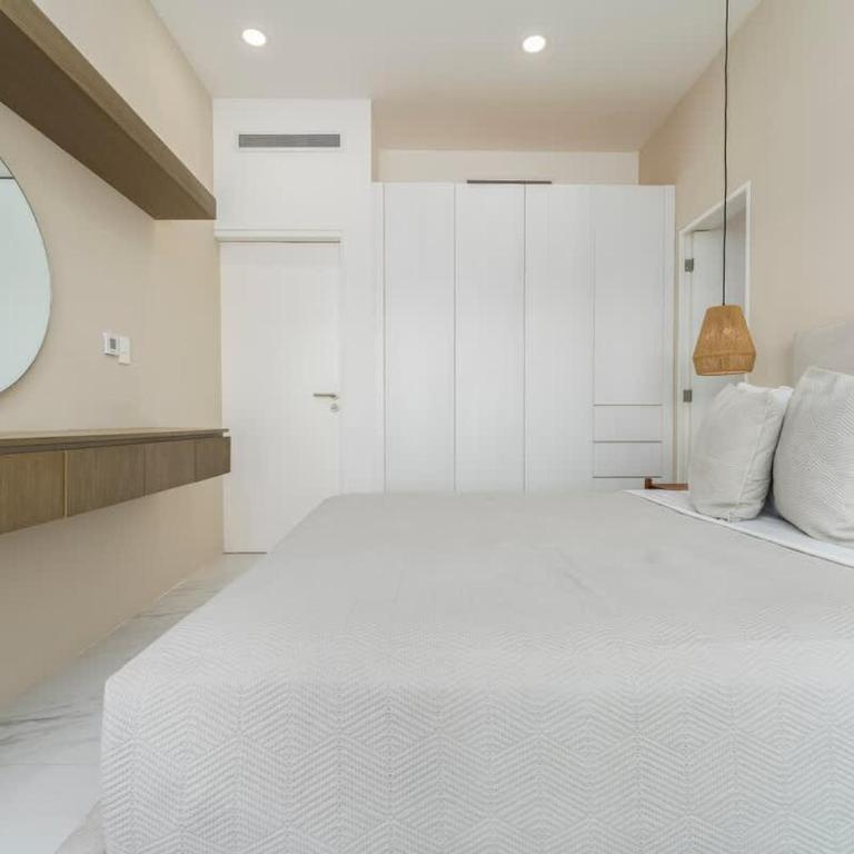 3BR Apartment Beach & Dining Steps Away - Apartment - 18