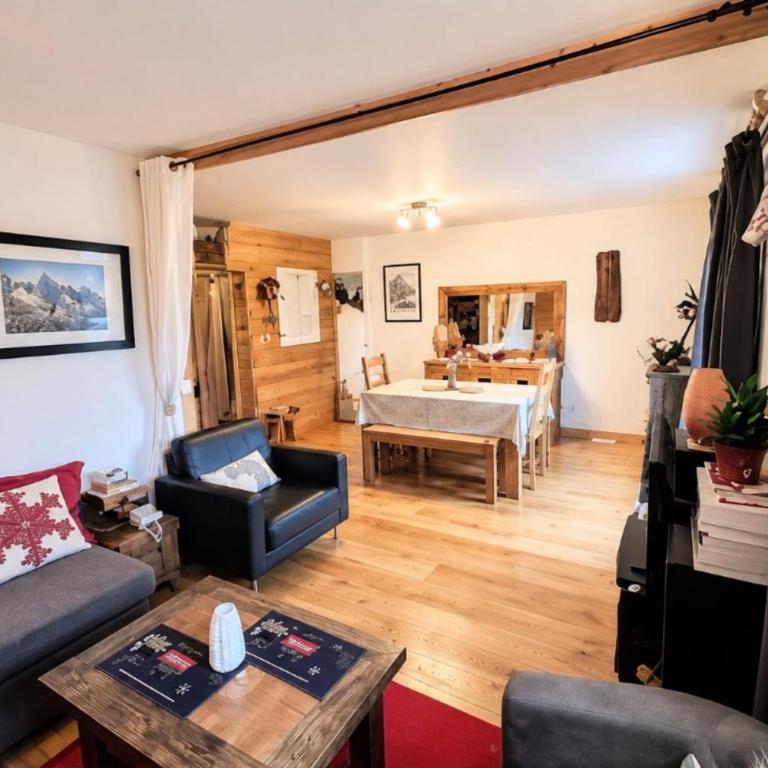 Spacious family nest with balcony in Chamonix - Apartamento - 4