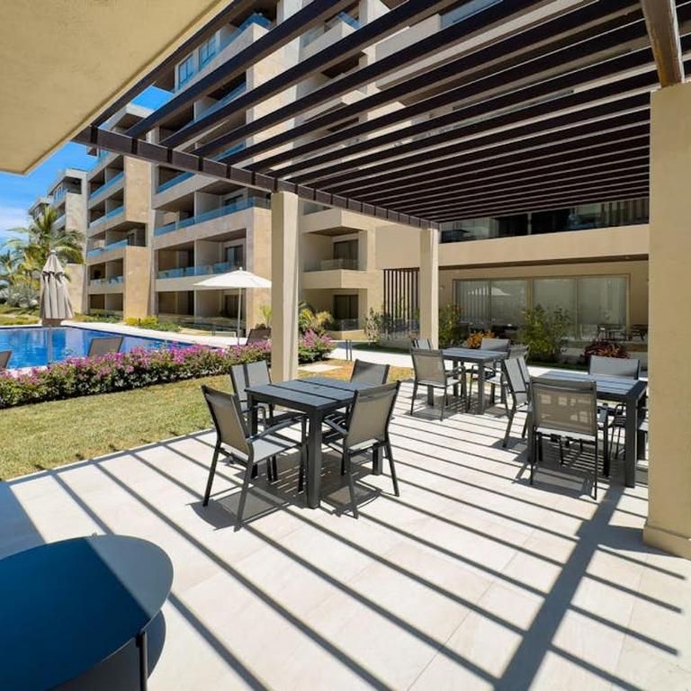 Bright Coastal Condo with Ocean-view Balcony, Gym, Pools, BBQ & kid’s park - Ferienhaus - 31