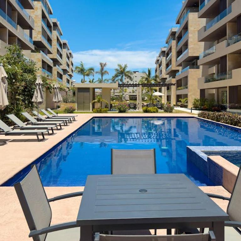 Bright Coastal Condo with Ocean-view Balcony, Gym, Pools, BBQ & kid’s park - Ferienhaus - 32