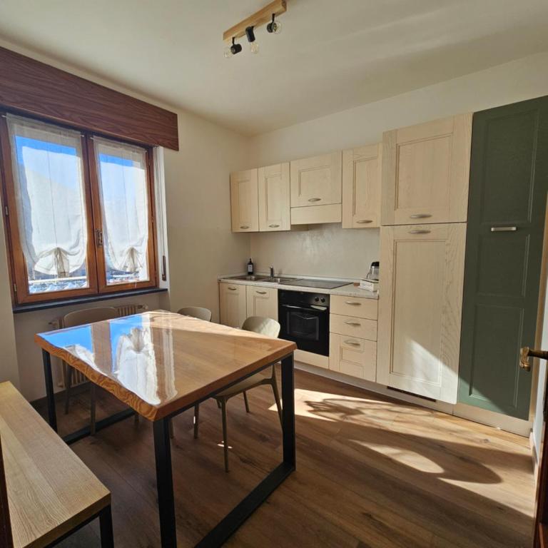 Alpenblick Tirano Station - Three-Bedroom Apartment with Mountain View - 12