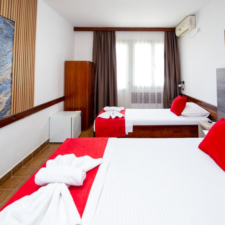 Apartments Palma - Četvorokrevetna Soba s Terasom - 6