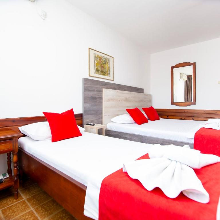 Apartments Palma - Četvorokrevetna Soba s Terasom - 7