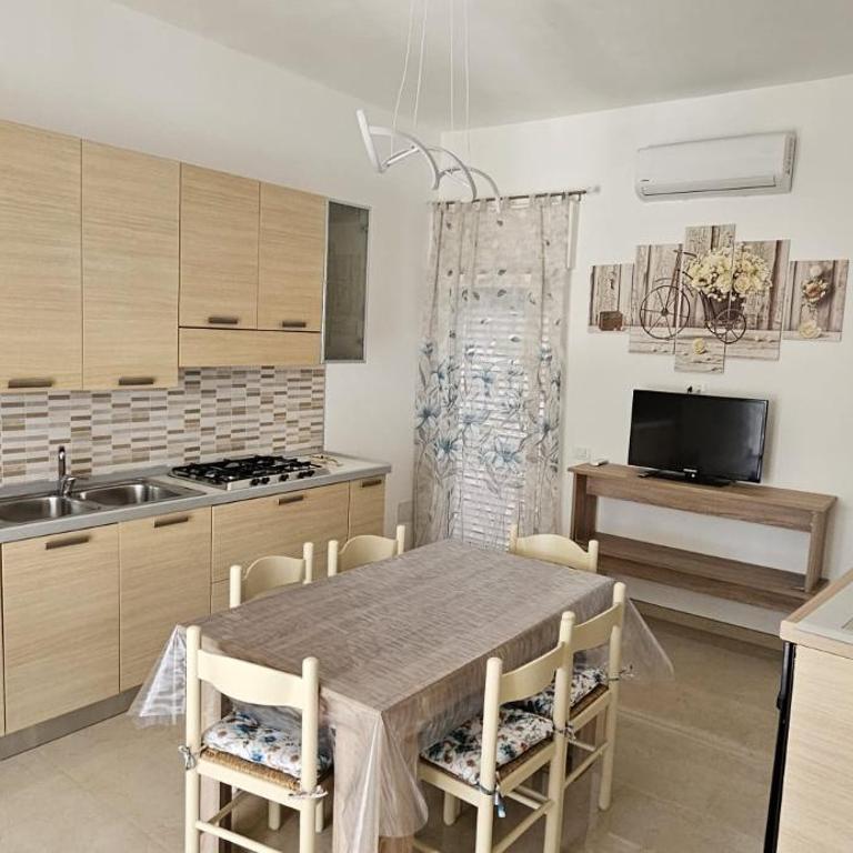 Villa Lory - Torre Lapillo - 300 mt dalla spiaggia - Casa con 2 Camere da Letto - 8