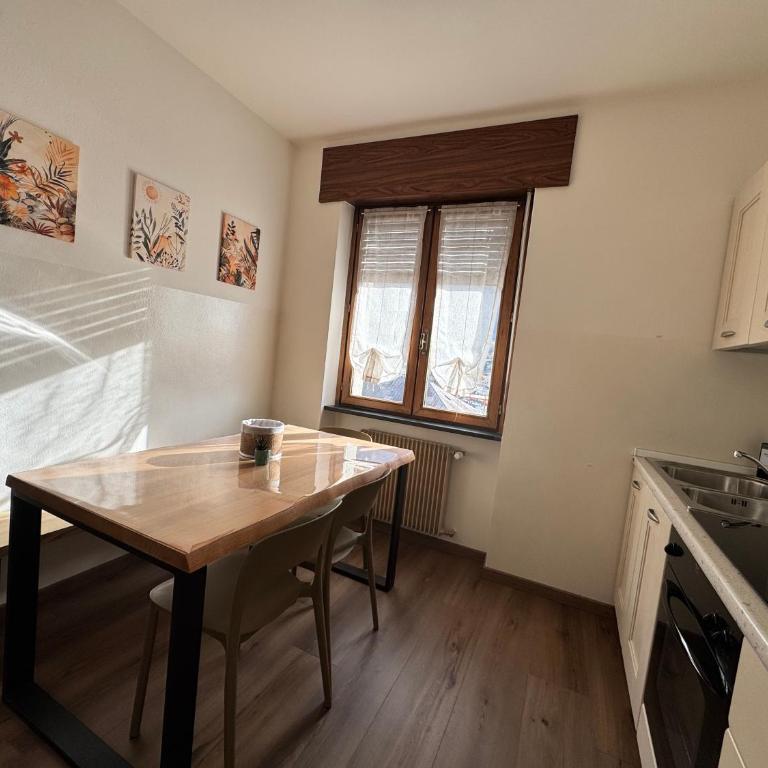 Alpenblick Tirano Station - Three-Bedroom Apartment with Mountain View - 11
