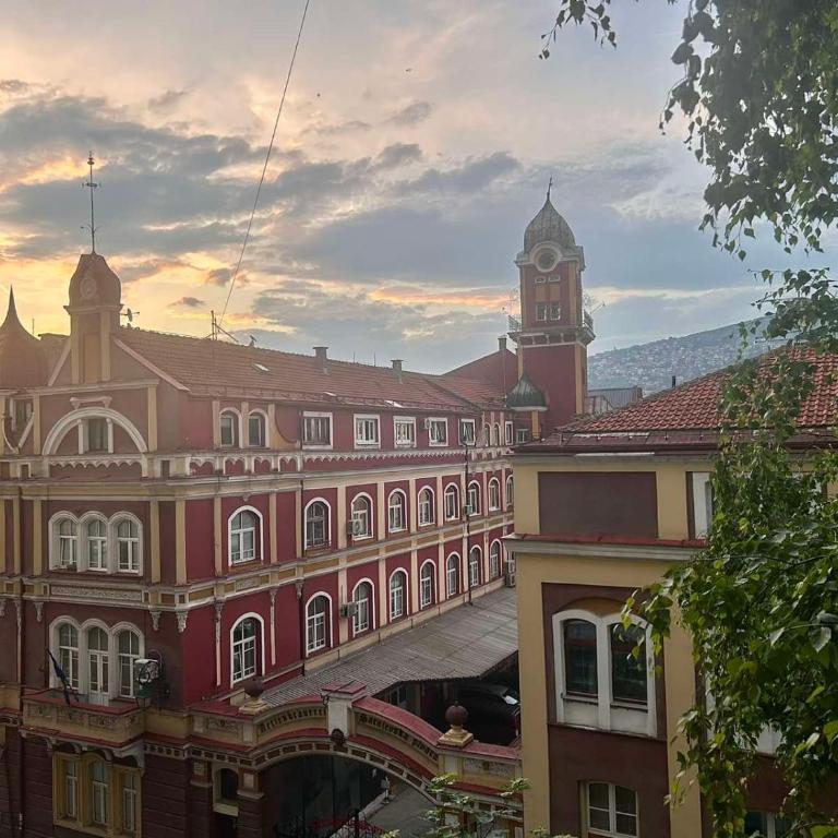 Apartment UrbanVista Sarajevo - Apartman sa 3 Spavaće Sobe - 1