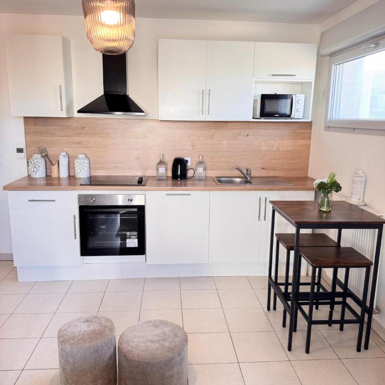 Modern 4-room apartment 3 bedrooms Netflix Parking - Apartment mit 3 Schlafzimmern - 5