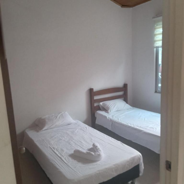 CASA VACACIONAL FLANDES TOLIMA, GIRARDOT Conjunto PRIVADO - Casa Vacacional de 3 dormitorios - 6