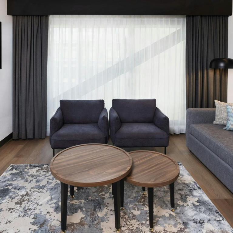 Le Méridien Mexico City Reforma - Superior Suite mit 1 Schlafzimmer, Kingsize-Bett, Schlafsofa und Stadtblick - 2