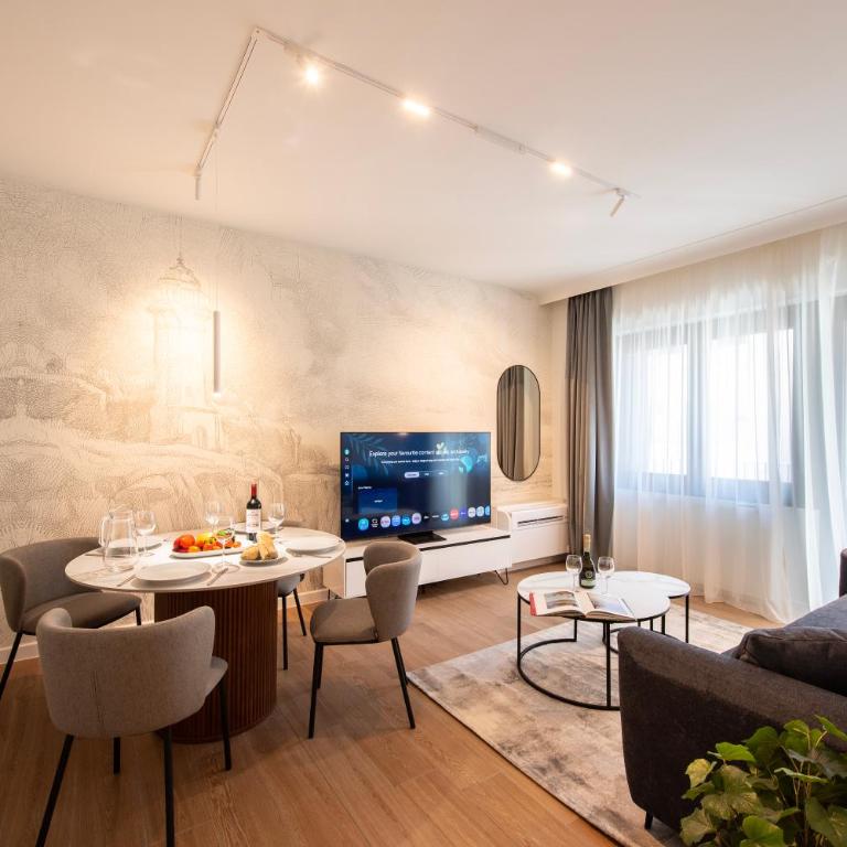 Boutique Suites - Two-Bedroom Deluxe Apartment - 7