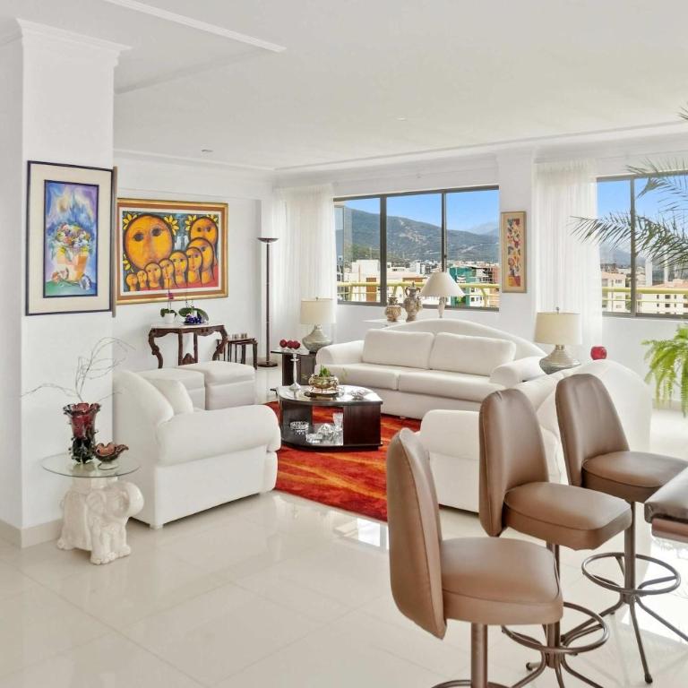 3BR Sky Oasis Penthouse with City Views Parking Country Club Zone - Apartamento - 9