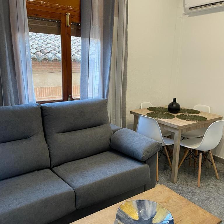 La Casa de Santa Leocadia - Three-Bedroom Apartment - 2