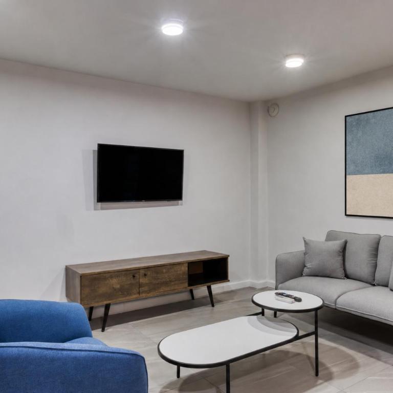Comfort Suites Tijuana - 1 Queen Bed, 1 Bedroom Apartment - 7