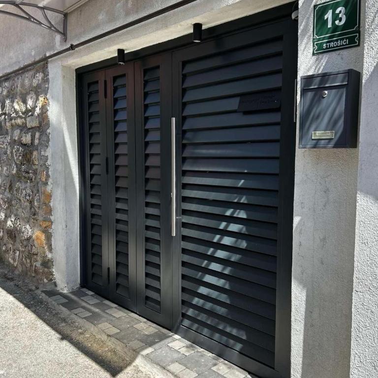 Vintage Penthouse Apartment Sarajevo - Apartman sa 2 Spavaće Sobe - 70