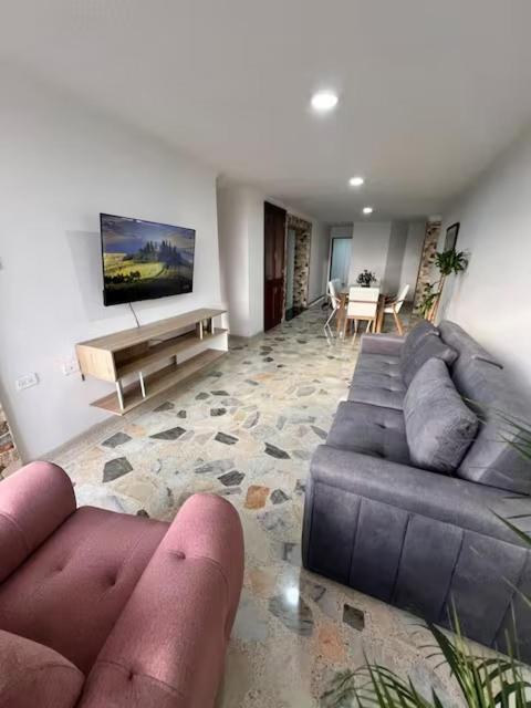 Moderno, Amplio y Central - Apto en Bucaramanga - Apartamento de 2 dormitorios - 2