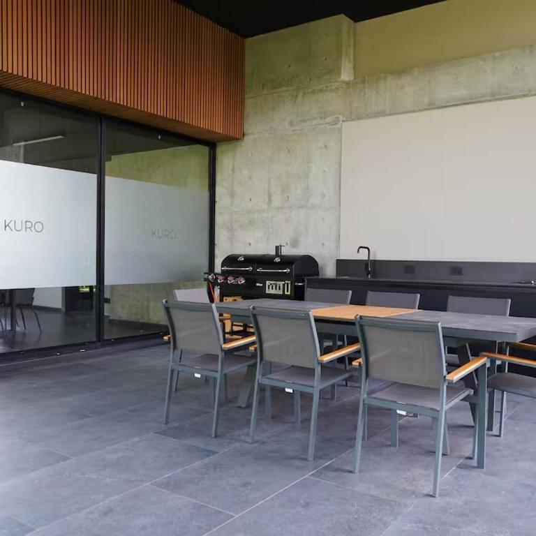 Lujoso Apto Moderno con AC, Balcón, Piscina, Cine y Gym - Apartamento de 1 dormitorio - 6
