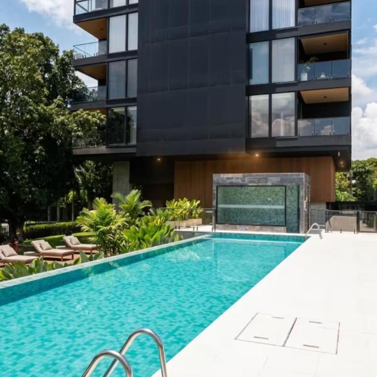 Lujoso Apto Moderno con AC, Balcón, Piscina, Cine y Gym - Apartamento de 1 dormitorio - 20
